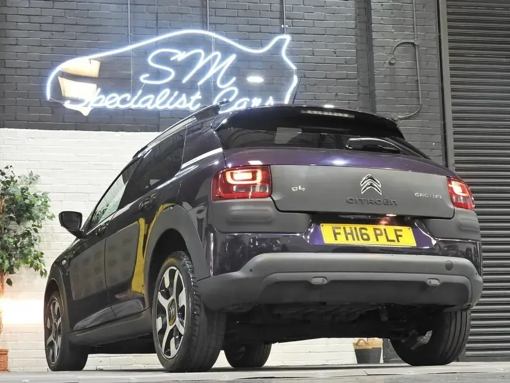Używany Citroën C4 Cactus Flair 100 KM (73 kW) 2016 Purpurowy Hatchback
