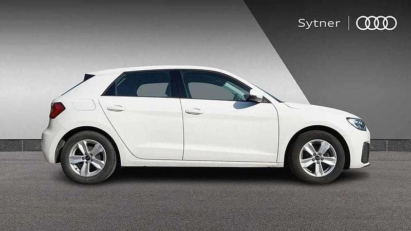 Begagnad Audi A1 Design 94 HK (69 kW) 2023 Vit SUV