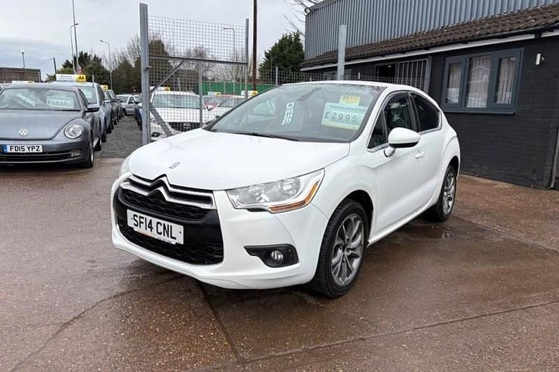 Used Citroën DS4 Start 115 HP (84 kW) 2014 White Hatchback