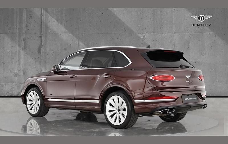 Used Bentley Bentayga Mulliner 541 HP (397 kW) 2021 Red SUV