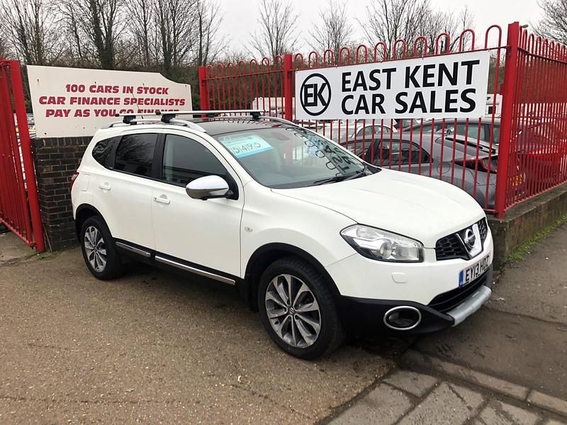 White Used 2013 Nissan Qashqai +2 Tekna SUV | £4,500 (Expensive) - Image 1/4