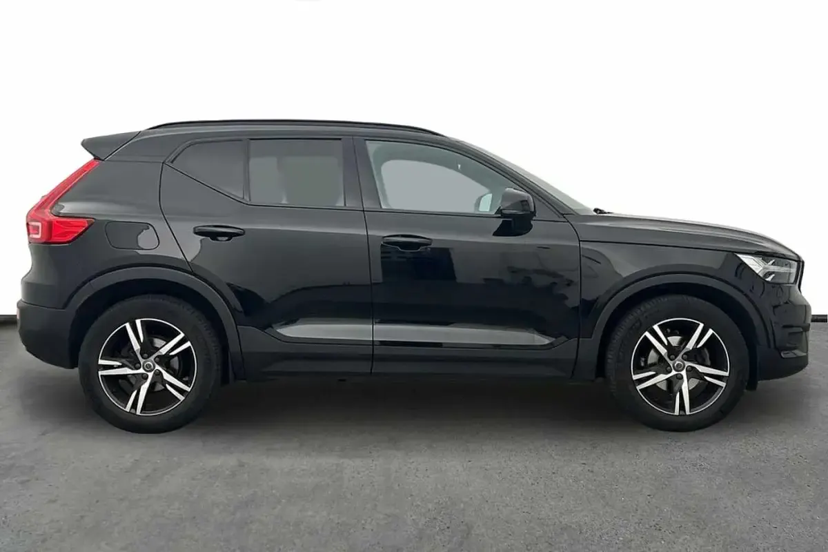 Used Volvo XC40 R-Design 161 HP (118 kW) 2021 SUV