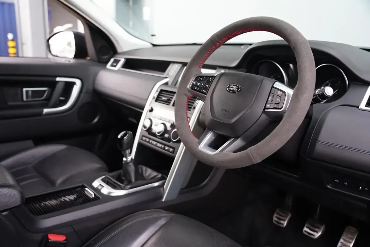Used Land Rover Discovery Sport HSE 180 HP (132 kW) 2016 Red SUV
