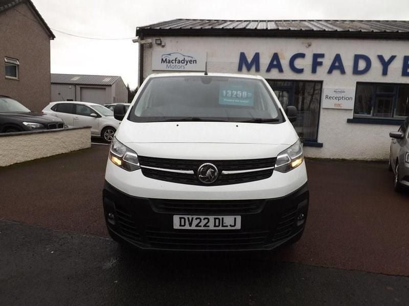 Used Vauxhall Vivaro S 100 HP (73 kW) 2022 White MPV