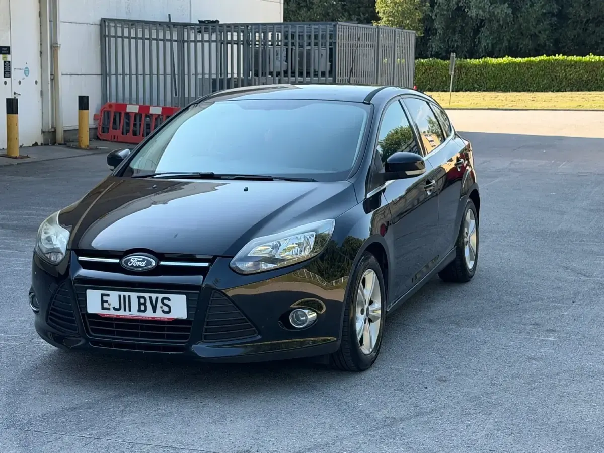 Used Ford Focus Zetec 115 HP (84 kW) 2011 Black Hatchback