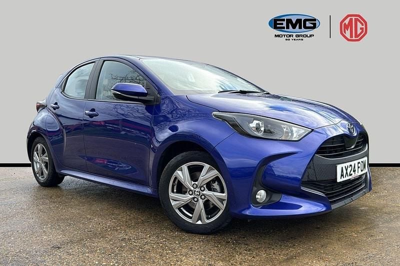 Used Toyota Yaris 116 HP (85 kW) 2024 Blue Hatchback