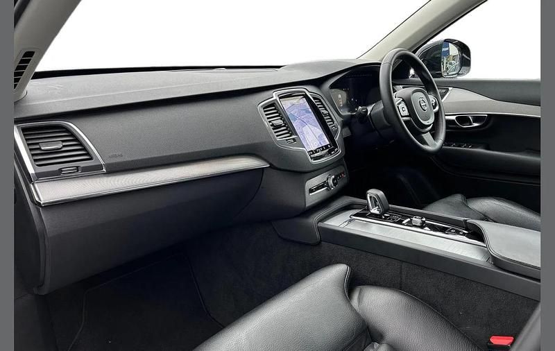 Used Volvo XC90 Core 247 HP (181 kW) 2022 Onyx black SUV