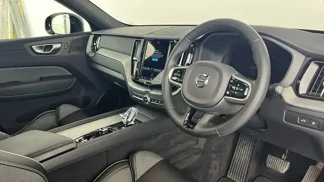 Used Volvo XC60 Plus 345 HP (253 kW) 2024 Blue SUV