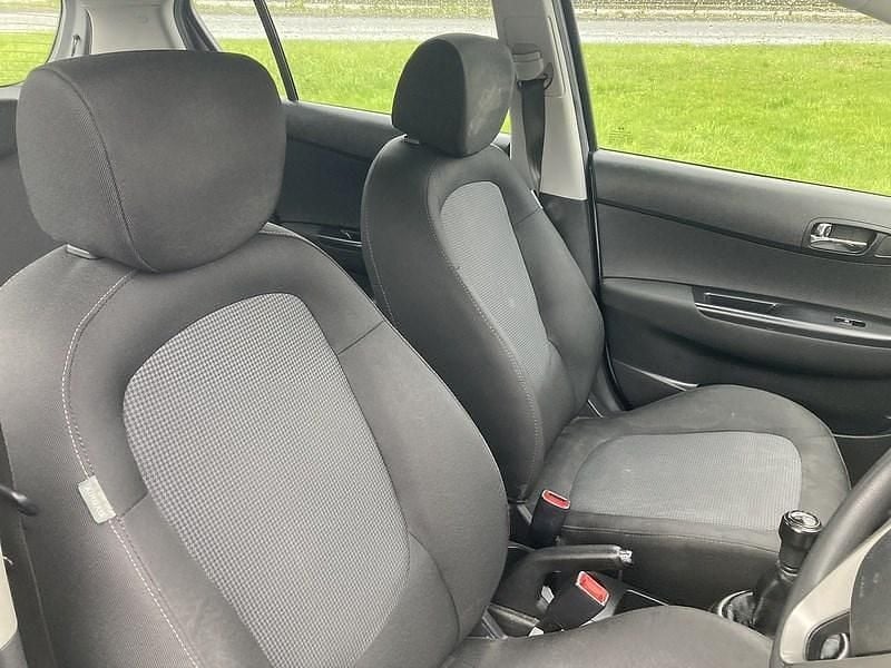 Used Hyundai i20 Classic 2012 Silver Hatchback