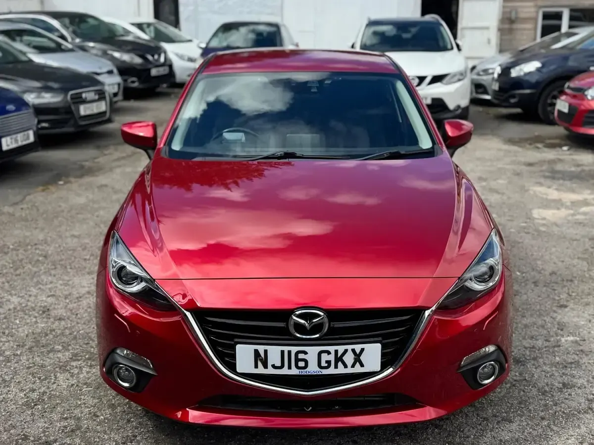 Used Mazda 3 Inclusive 150 HP (110 kW) 2016 Red Hatchback
