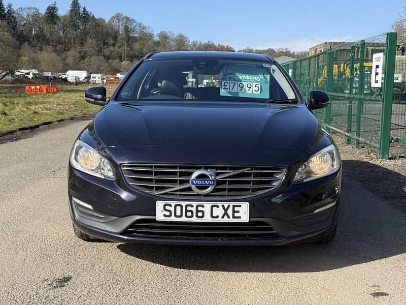 Usado Volvo V60 SE 150 HP (110 kW) 2017 Azul Carrinha