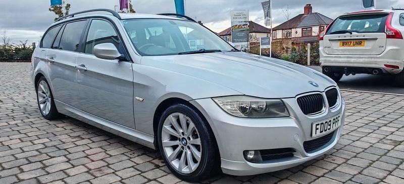 Begagnad BMW 320 2009 Silver Kombi