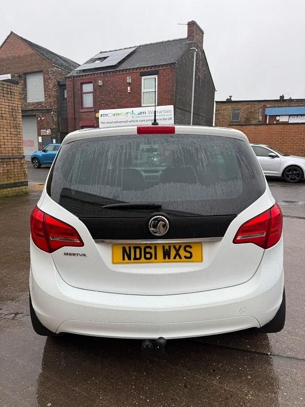 Second-hand Vauxhall Meriva Edition 2011 Alb Monovolum