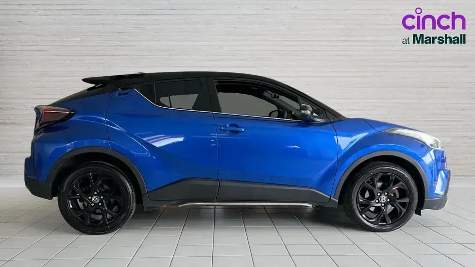 Used Toyota C-HR 115 HP (84 kW) 2018 Nebula blue bitone SUV