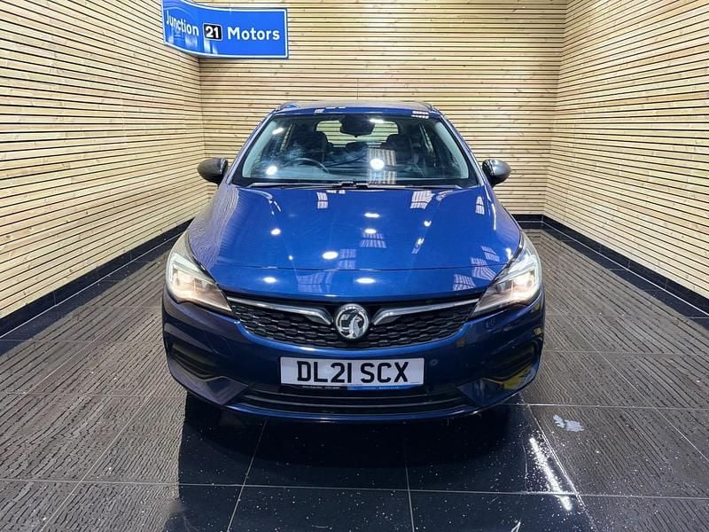Used Vauxhall Astra Business Edition 122 HP (89 kW) 2021 Blue Estate