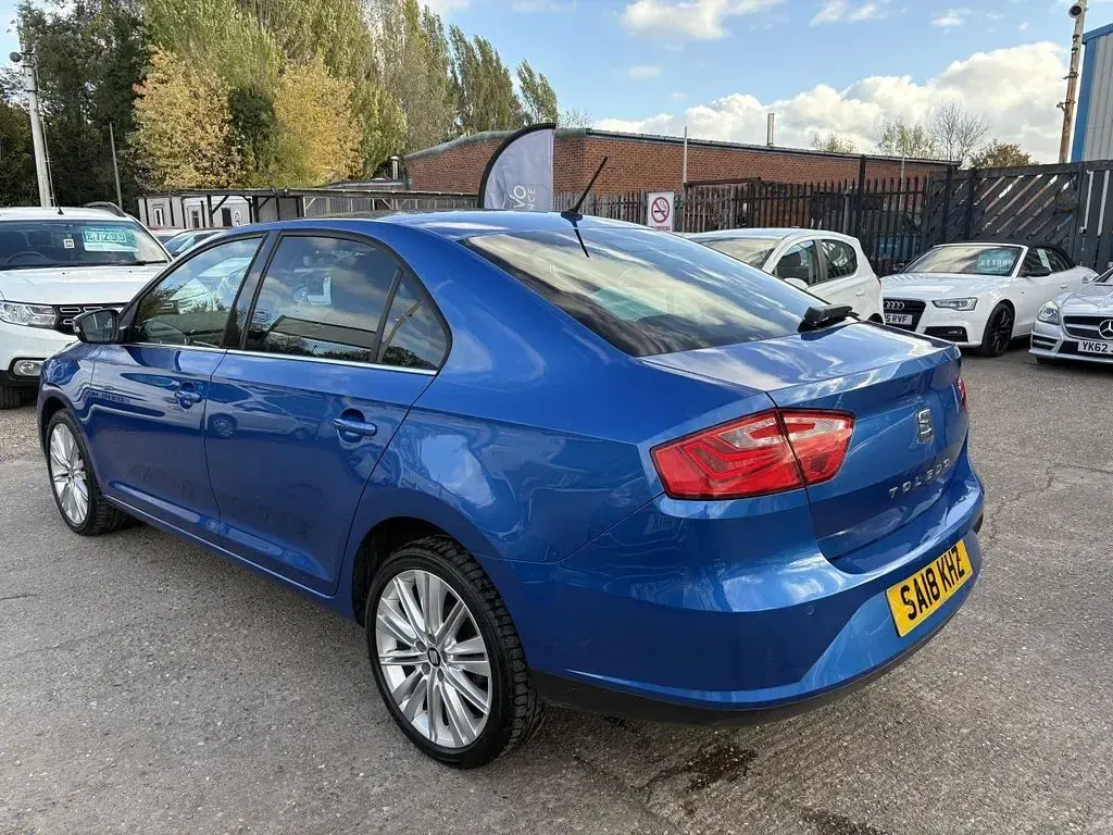 Used Seat Toledo XCELLENCE 110 HP (80 kW) 2018 Blue Hatchback