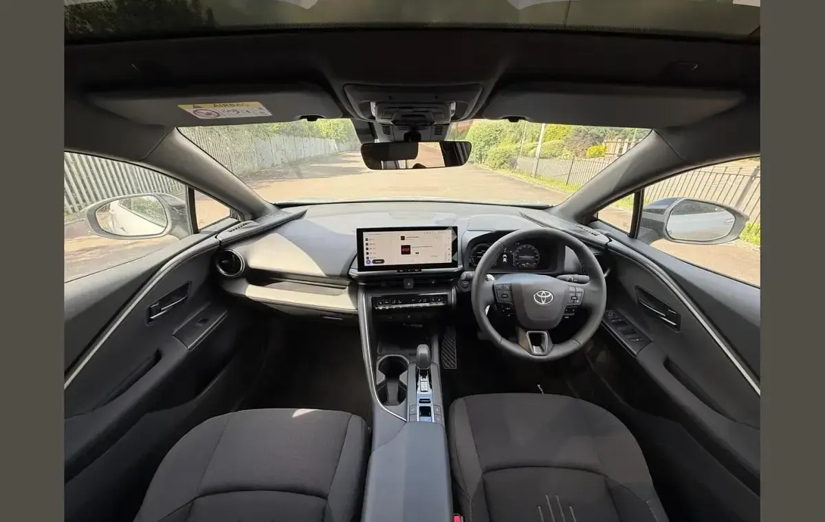 New Toyota C-HR Design 220 HP (161 kW) 2026 Silver SUV