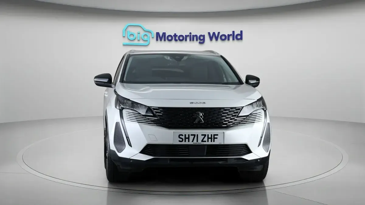 Used Peugeot 5008 Allure Premium 131 HP (96 kW) 2022 White SUV