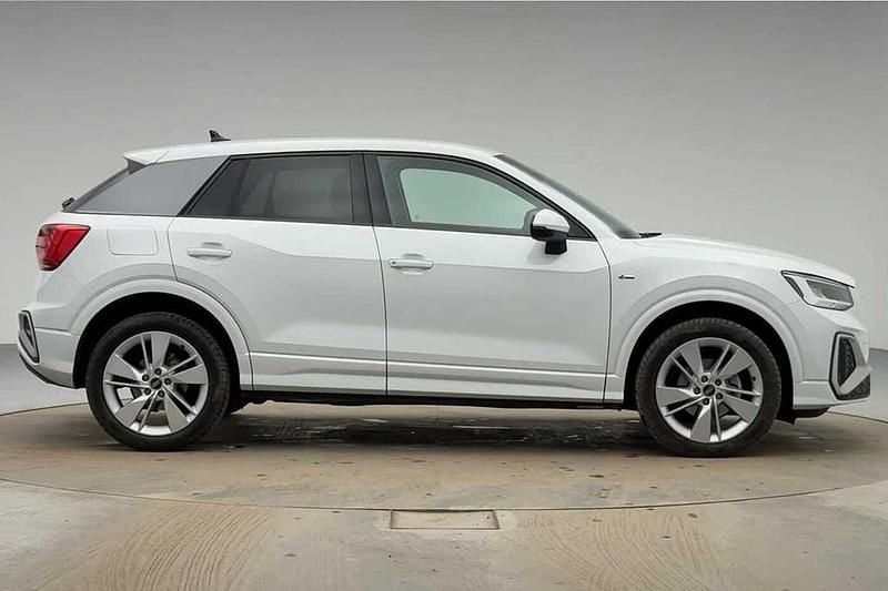 Used Audi Q2 S-Line 150 HP (110 kW) 2025 White SUV