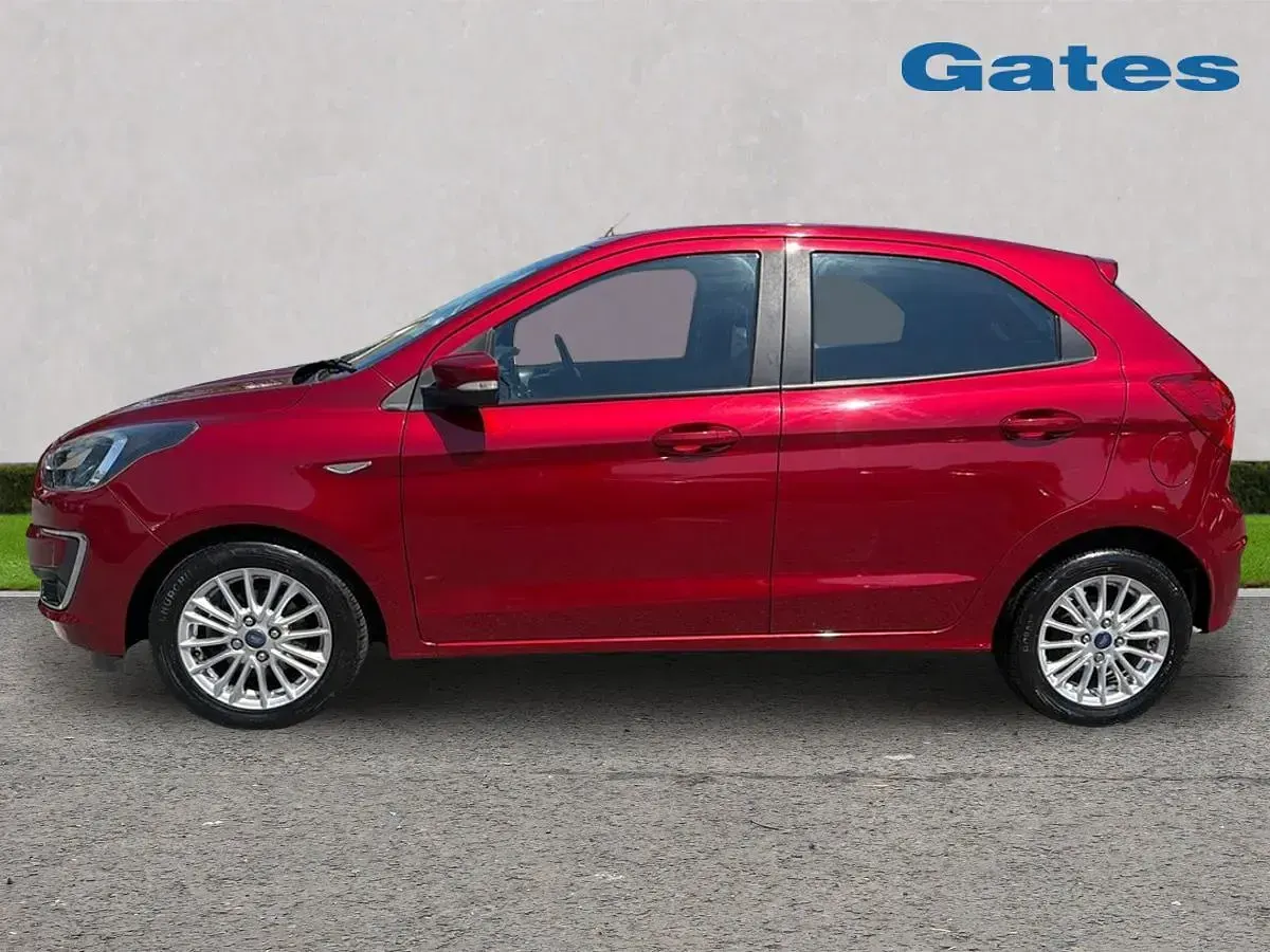 Used Ford Ka Plus Zetec 70 HP (51 kW) 2019 Red Hatchback