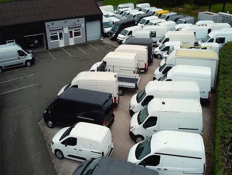 Used Ford Transit Custom Limited 130 HP (95 kW) 2023 Grey Van