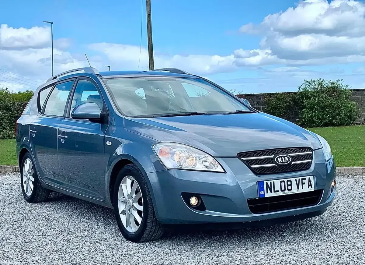 Käytetty Kia Ceed 2008 Sininen Viistoperä