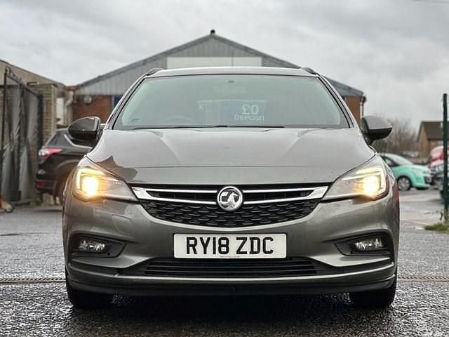 Used Vauxhall Astra Design Edition 110 HP (80 kW) 2018 Grey Estate