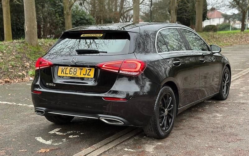 Used Mercedes A180 Executive 116 HP (85 kW) 2019 Black Hatchback