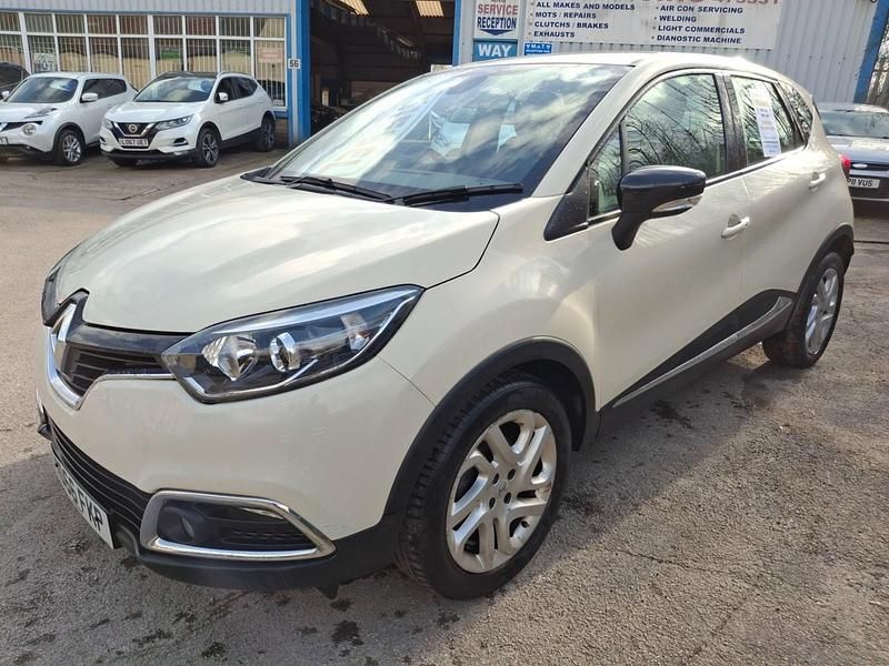 Used Renault Captur Dynamique 90 HP (66 kW) 2016 Cream SUV