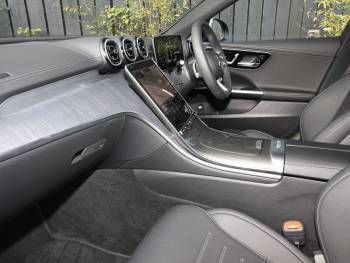Image 3/4