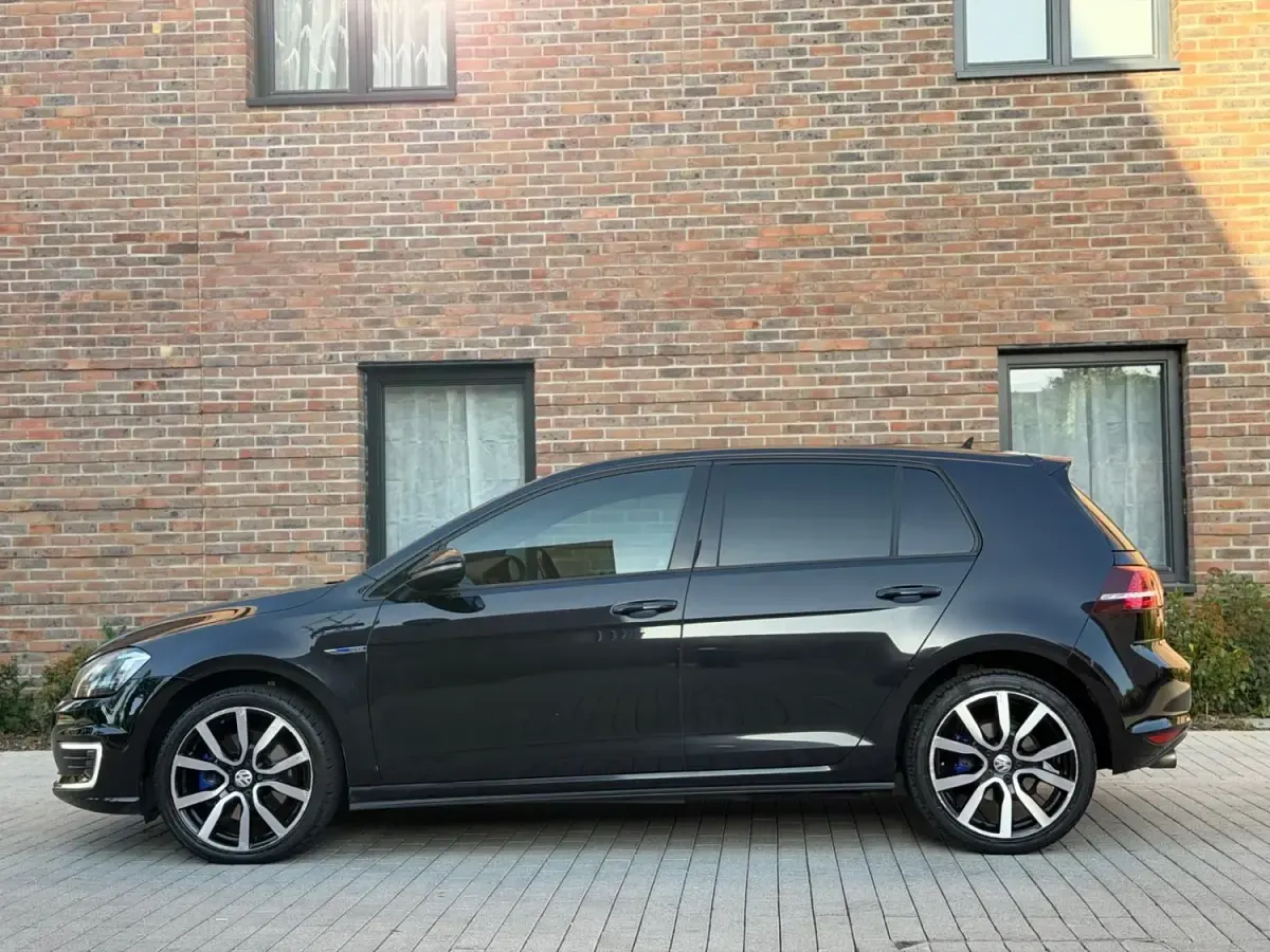 Usado VW Golf VII GTE 204 HP (150 kW) 2015 Preto Citadino
