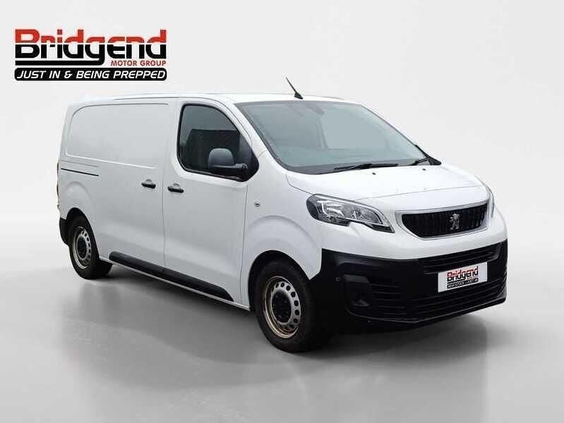 White Used 2019 Peugeot Expert Van | £12,999 (Fair price) - Image 1/4