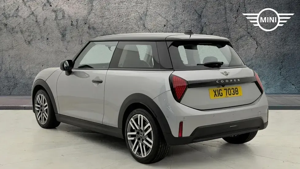 Used Mini Cooper Hatch 154 HP (113 kW) 2024 Silver Hatchback