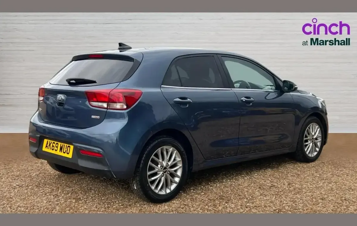 Used Kia Rio 99 HP (72 kW) 2020 Blue Hatchback