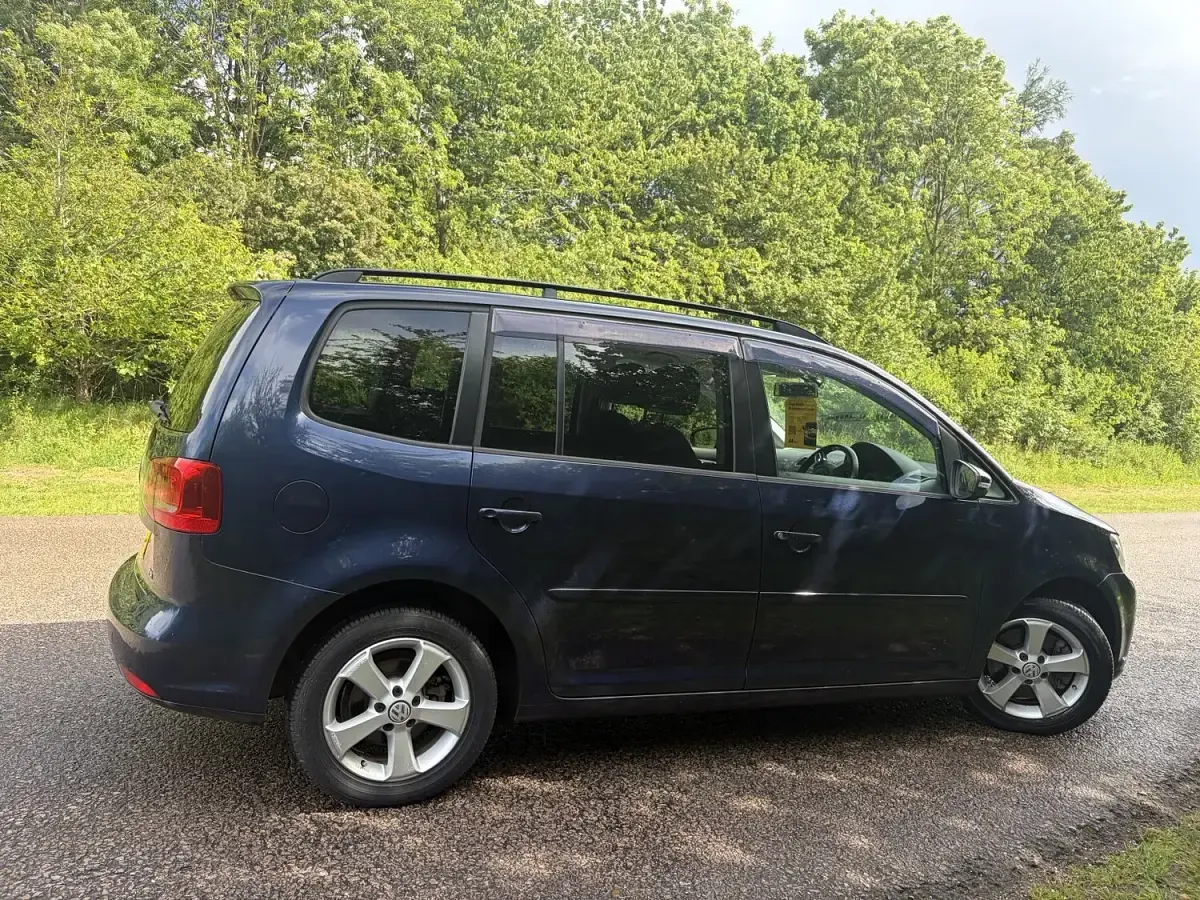Used VW Touran SE 2025 Blue MPV
