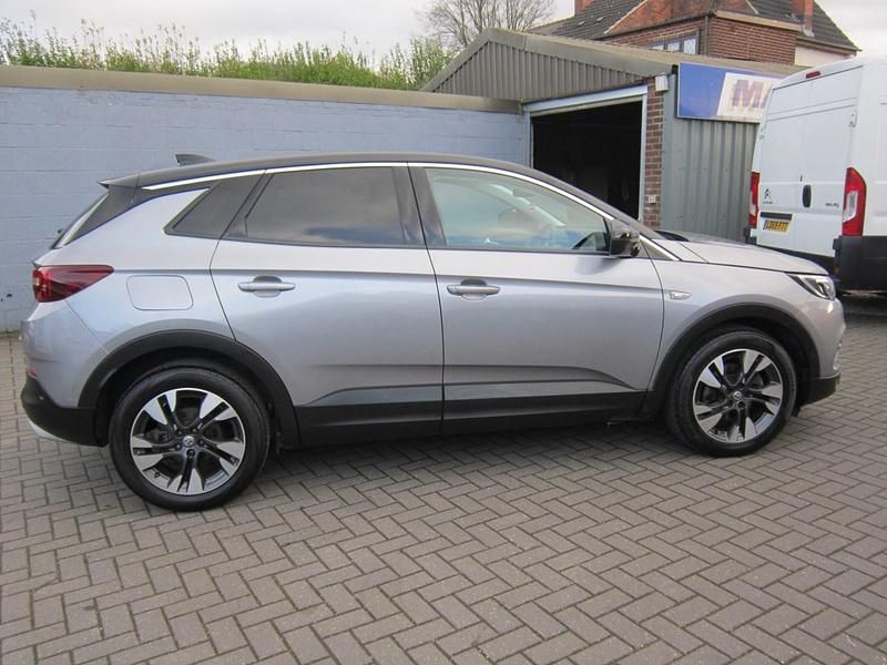 Used Vauxhall Grandland X SRi 2019 Grey SUV