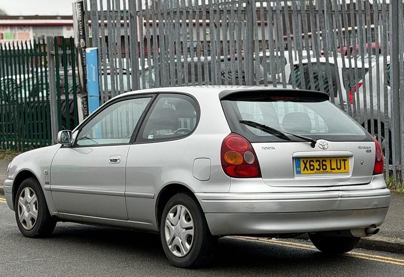 Used Toyota Corolla 2001 Silver Hatchback