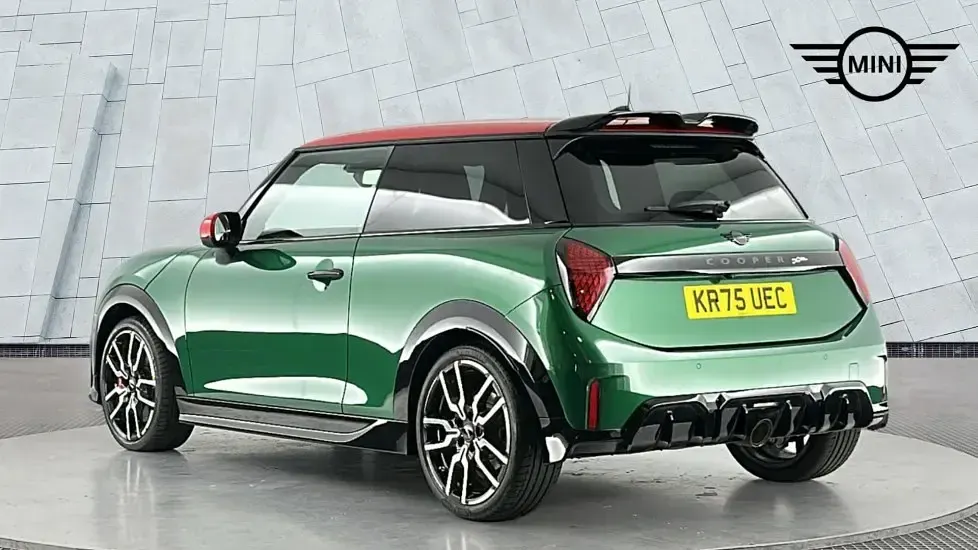 Used Mini John Cooper Works Hatch 228 HP (167 kW) 2026 Green Hatchback