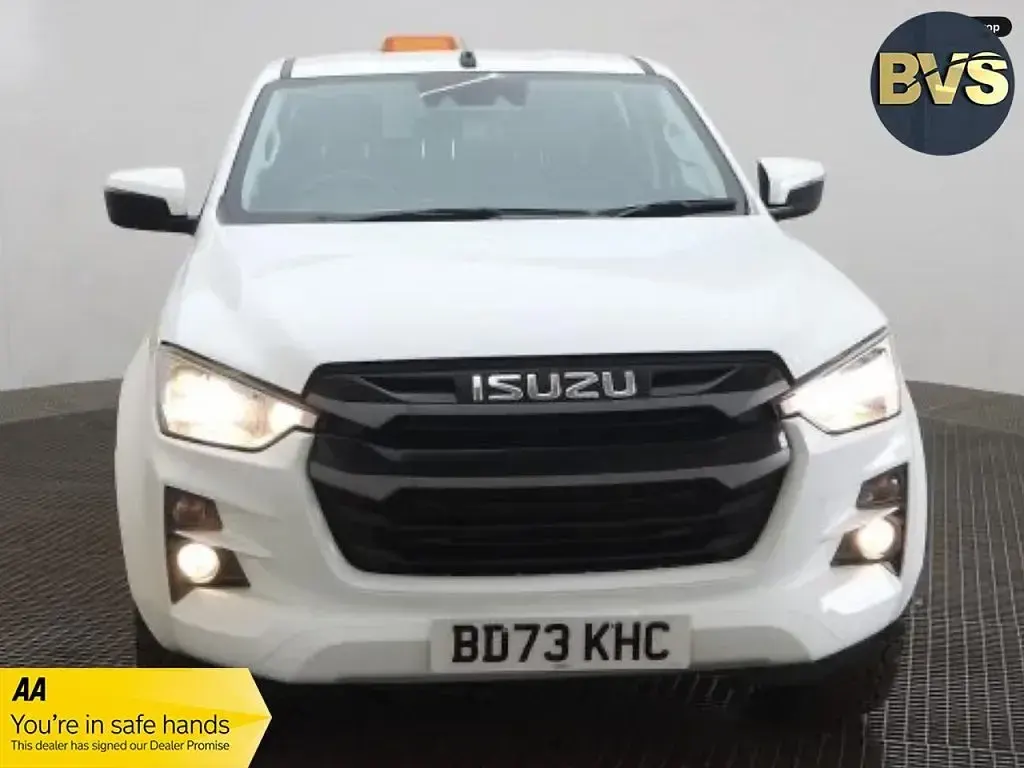 Used Isuzu D-Max 163 HP (119 kW) 2023 White Pickup