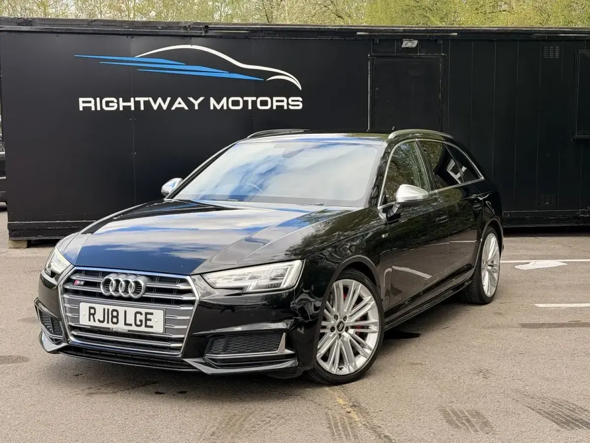 Usado Audi S4 Advanced 354 HP (260 kW) 2018 Preto Carrinha