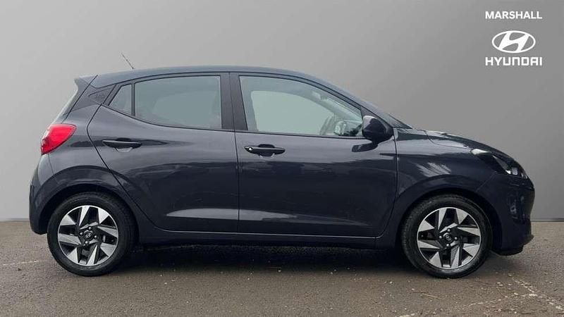 Used Hyundai i10 Advanced 63 HP (46 kW) 2024 Grey Hatchback