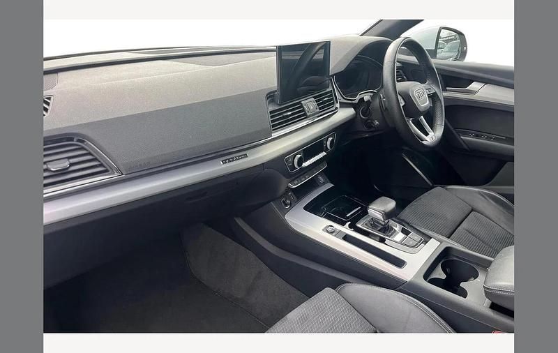 Used Audi Q5 S-Line 265 HP (194 kW) 2023 White SUV