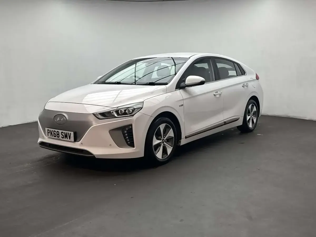 Used Hyundai Ioniq Premium SE 88 kW (120 HP) 2018 White Hatchback