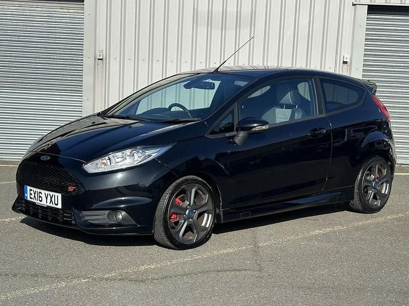 Used Ford Fiesta ST 182 HP (133 kW) 2016 Black Hatchback