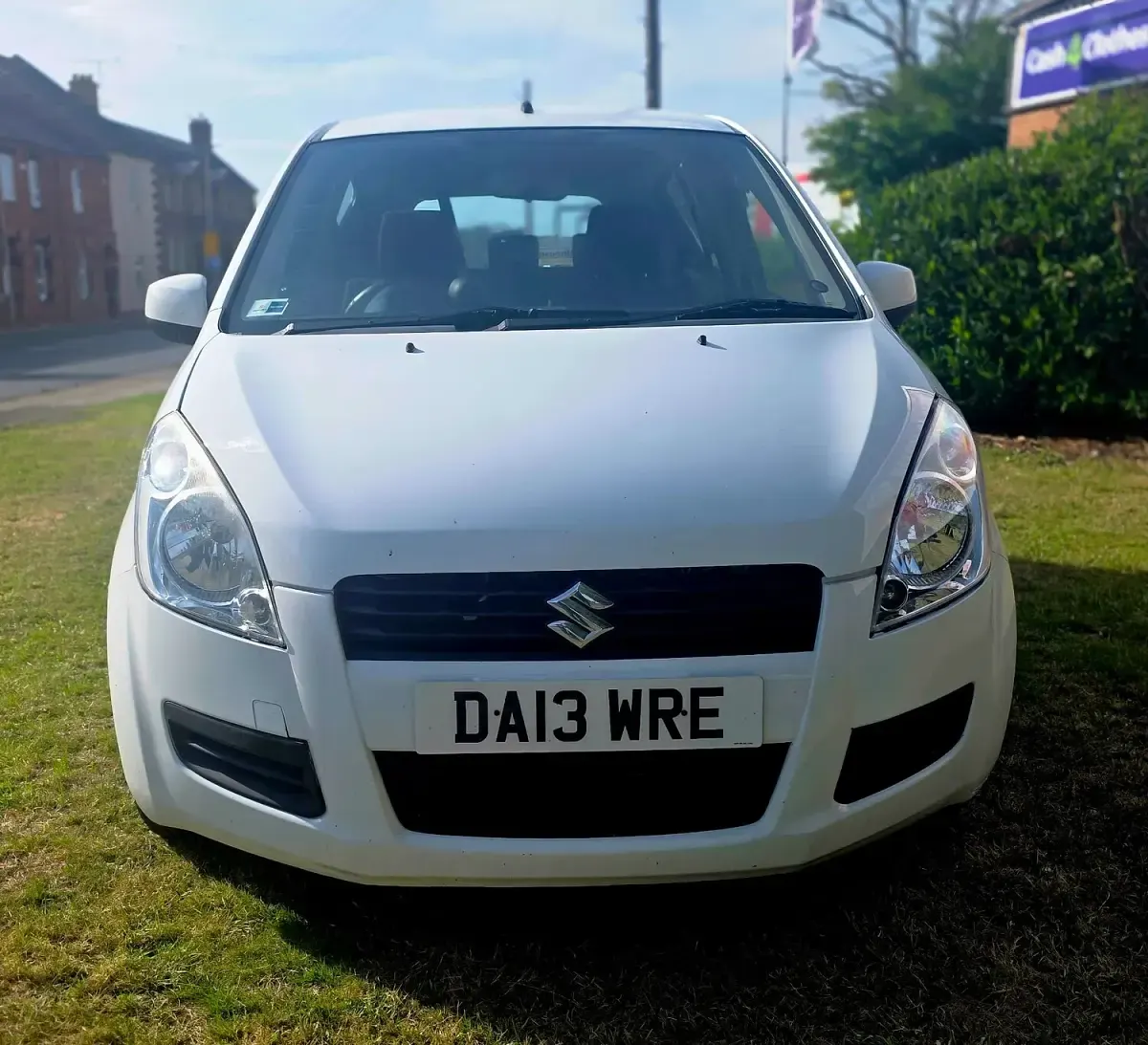 Used Suzuki Splash SZ3 2013 White Hatchback