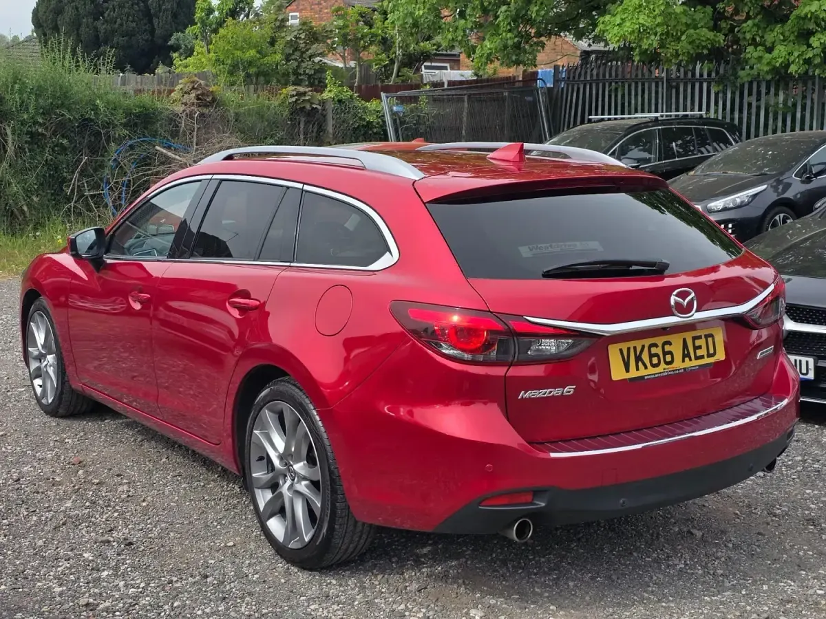 Usado Mazda 6 Inclusive 175 HP (128 kW) 2016 Vermelho Carrinha