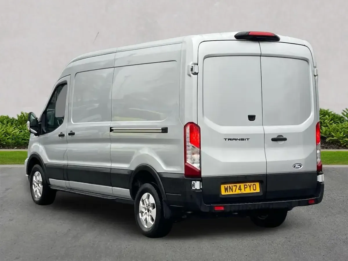 Używany Ford Transit Limited 165 KM (121 kW) 2024 Srebrny Van