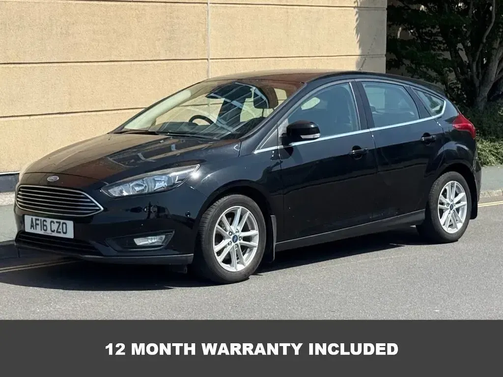 Used Ford Focus Zetec 125 HP (91 kW) 2016 Black Hatchback