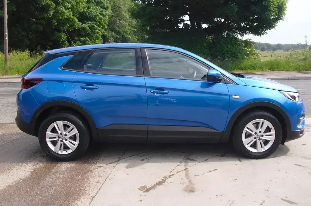 Used Vauxhall Grandland X S 130 HP (95 kW) 2019 Blue SUV