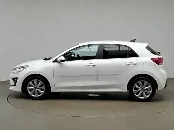 Used Kia Rio 118 HP (86 kW) 2023 White Hatchback